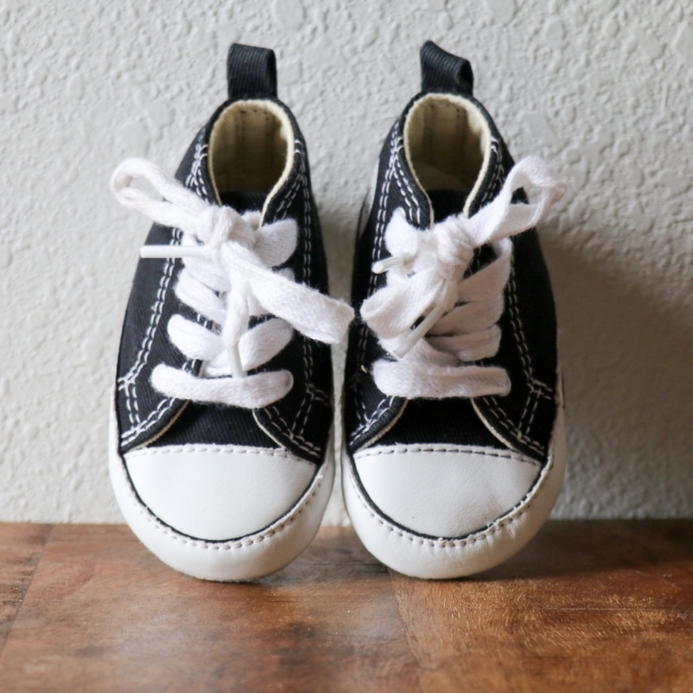 ❌SOLD❌Infant Converse Crib Shoes - Picture 2 of 7